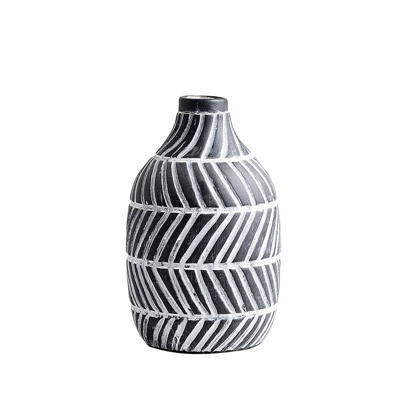 Modern vase - Black & White